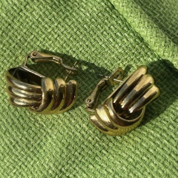 GIVENCHY Paris New York Gold Knot EARRINGS - Picture 3 of 9